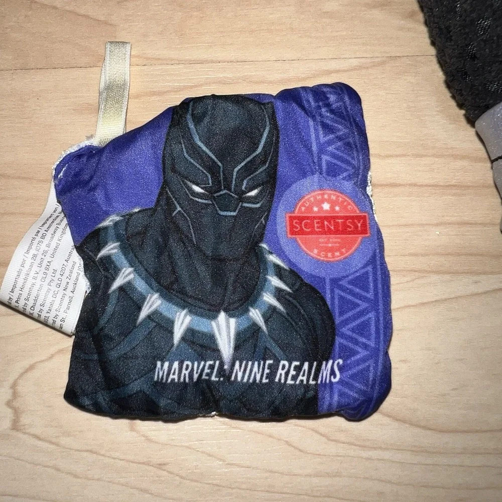 Scentsy Buddy - Black Panther -‎ Marvel - Comes 